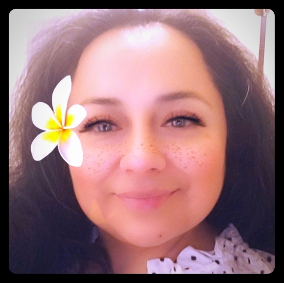 Meet your Posher, Rachelle - Picture 1 of 2